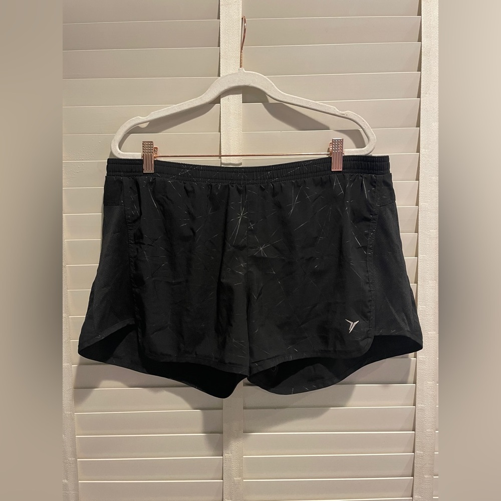 Old Navy Black Athletic Shorts Size L